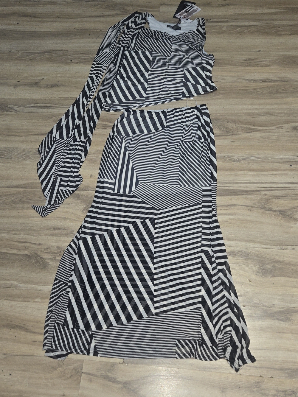 Rixh & Famous Black and White Geometric Stripe Maxi Dress with Scarf Wrap